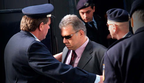 Αλέξανδρος Αγγελόπουλος: Από πορτιέρης στη Συγγρού, βαρώνος της κοκαΐνης - Η σκοτεινή διαδρομή του «Έλληνα Εσκομπάρ» 
