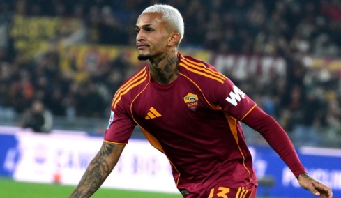 Serie A: O Γουέσλι Φράνκα επανάφερε τη Ρόμα στις νίκες, 1-0 την Κόμο του Δουβίκα 