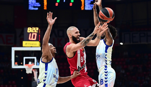 Ολυμπιακός - Βαλένθια 90-99 (Δ' περίοδος): Αγκαλιάζουν τη νίκη οι Ισπανοί, Live 