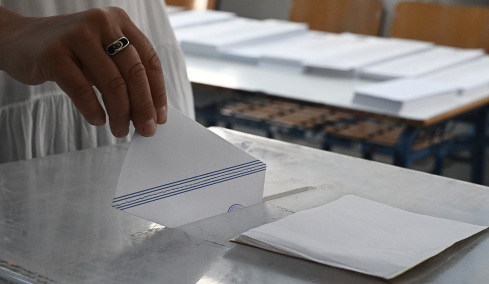 Metron Analysis: Στο 30,4% ανέβηκε η ΝΔ, στο 17,1% η ΕΛΑΣ, στο 11,4% το ΠΑΣΟΚ, στο 7,5% η Καρυστιανού με πτώση σχεδόν 3 μονάδων