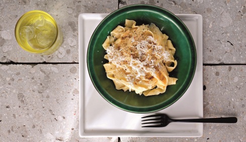 Όσπρια, ζυμαρικά, πίτες και αυγά σε 5 συνταγές από τον Μανώλη Παπουτσάκη