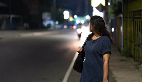 Φοβάστε όταν επιστρέφετε μόνοι στο σπίτι; Έξυπνη εφαρμογή βρίσκει την πιο ασφαλή διαδρομή
