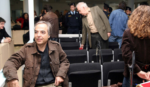 Αντιδράσεις για το ντοκιμαντέρ για την 17Ν που μιλάει ο Κουφοντίνας: Να μην πάρει κρατική χρηματοδότηση λένε σύλλογοι θυμάτων, «είναι ένα ιστορικό ντοκουμέντο» απαντάει ο Παπαχελάς