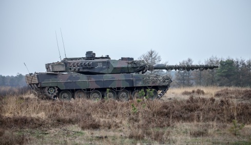 Υπέρ της δημιουργίας «στρατιωτικού Σένγκεν» για ενδεχόμενη ρωσική επίθεση τάσσεται το Ευρωκοινοβούλιο