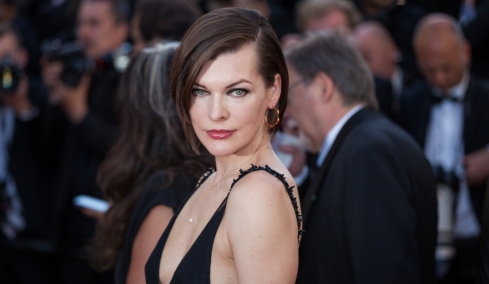 Η Μίλα Γιόβοβιτς έγινε 50 ετών: Τι απίστευτο ταξίδι, νιώθω σαν να έχω ζήσει τόσες διαφορετικές ζωές