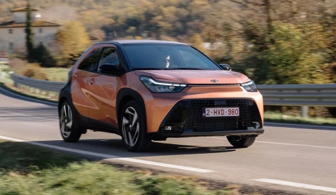 Οδηγούμε το νέο Toyota Aygo X Hybrid στην Ιταλία