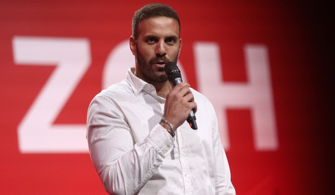 Άγριο επεισόδιο στο Στρασβούργο, ο ευρωβουλευτής του ΣΥΡΙΖΑ Νίκος Παππάς χτύπησε τον δημοσιογράφο Νίκο Γιαννόπουλο - Υπεβλήθη μήνυση