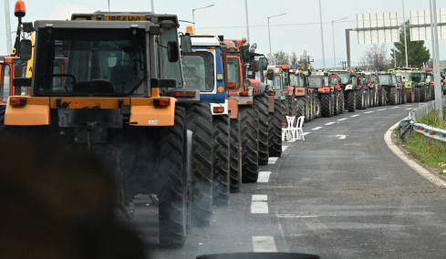 Την τελική απόφαση των μπλόκων περιμένει η κυβέρνηση: Αναπροσαρμογή στάσης σε περίπτωση οριστικής άρνησης διαλόγου