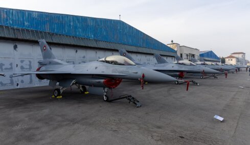 H Βουλγαρία υποδέχτηκε την πρώτη παρτίδα μαχητικών αεροσκαφών F-16 Block 70