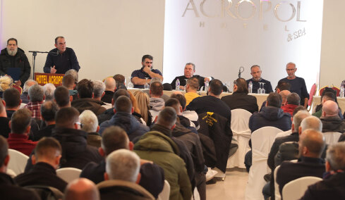 Κλιμάκωση των κινητοποιήσεών τους αποφάσισαν οι αγρότες στη συνέλευση των Σερρών - Λένε όχι στον διάλογο με την κυβέρνηση, κλείνουν παρακαμπτήριους δρόμους