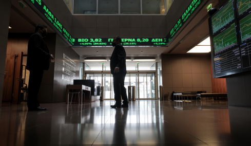 Σε υψηλό τεσσάρων μηνών το Χρηματιστήριο Αθηνών - Κοντά στα €400 εκατ. ο τζίρος