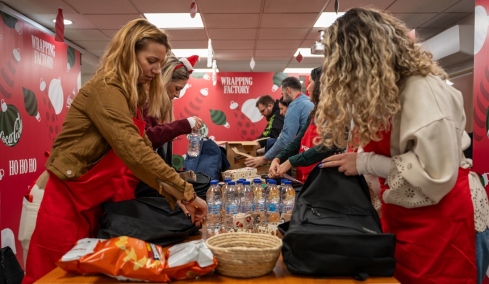 Η μαγεία των Χριστουγέννων μέσα από την προσφορά