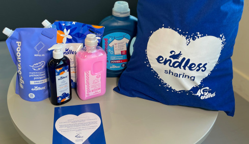 Δίνουμε νέα ζωή στα ρούχα μας και προσφέρουμε αγάπη και φροντίδα