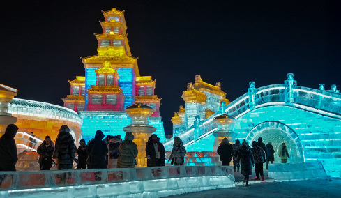 Άνοιξε τις πύλες του εντυπωσιακό πάρκο από πάγο και χιόνι στην Κίνα, δείτε βίντεο