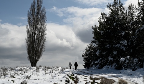 Τριήμερο ψυχρής εισβολής στη χώρα με βουτιά της θερμοκρασίας, σε ποιες περιοχές θα χιονίσει