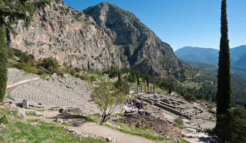 Μενδώνη: Η πρόληψη και η ανθεκτικότητα κεντρικοί άξονες της πολιτιστικής μας πολιτικής για την κλιματική αλλαγή