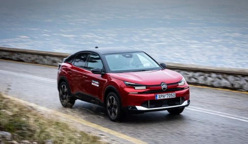 Δοκιμάζουμε το υβριδικό Citroen C4 - Πόσο κοστίζει στην Ελλάδα;