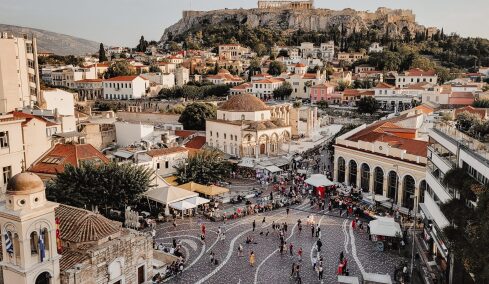 Με αύξηση κατά 32% στα «Αirbnb» η Αθήνα εν όψει της Πρωτοχρονιάς – Οι τοπ 5 χώρες στην Ευρώπη για τις γιορτές (γραφήματα)