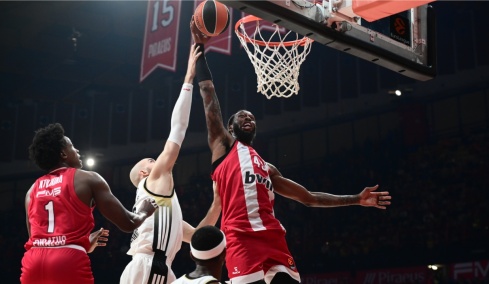 Euroleague: Επέστρεψε στις νίκες ο Ολυμπιακός, τρεις παρατάσεις και 258 πόντοι στο Μπαρτσελόνα-Μπασκόνια