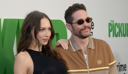 Έλσι Χιούιτ για τη γέννηση της κόρης της με τον Πιτ Ντέιβιντσον: Δεν μπορώ να πιστέψω ότι το σώμα μου δημιούργησε αυτό το τέλειο πλάσμα
