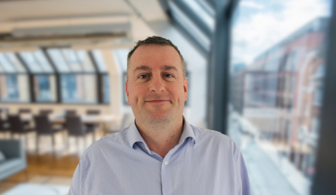 Φρίκη στη Βρετανία με «υπόθεση Πελικό»: 49χρονος νάρκωνε και βίαζε με άλλους πέντε άνδρες τη σύζυγό του επί 13 χρόνια