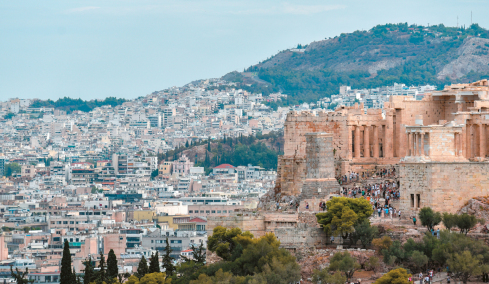 Επιχείρηση στέγη:  Δράσεις ύψους €7 δισ. μέχρι το 2027,  όλα τα προγράμματα με κίνητρα και επιδοτήσεις για 1,6 εκατ. δικαιούχους