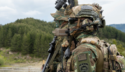 Πολυνομοσχέδιο του υπουργείου Εθνικής Άμυνας: Νέα εποχή για το στράτευμα, αλλά και αντιδράσεις για μισθούς, βαθμούς και αναβολές