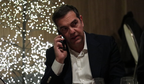 Σε αναβρασμό η Κεντροαριστερά: Η πρώτη αυτοοργάνωση Τσίπρα, ο αέρας μεταγραφών στο ΠΑΣΟΚ και η παραίτηση Μάλαμα 
