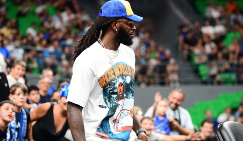 Λεσόρ:  Δεν πιστεύω στον Άγιο Βασίλη αλλά στον Θεό, προσεύχομαι καθημερινά να με βοηθήσει σε αυτή τη δύσκολη στιγμή, βίντεο 