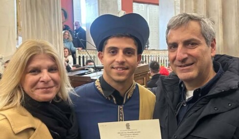 Διαπρέπει και εκτός γηπέδων ο Παντελίδης: Πήρε πτυχίο στη Διοίκηση Λιμένων και Ναυτιλίας του ΕΚΠΑ