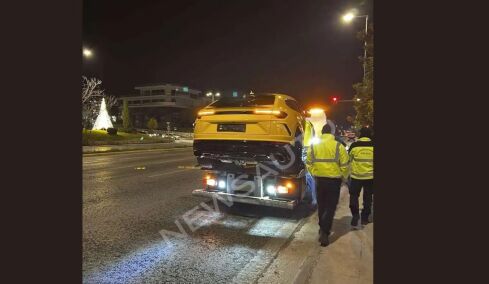 Αλκοτέστ: Παράτησε στη μέση του δρόμου την Lamborghini και έφυγε