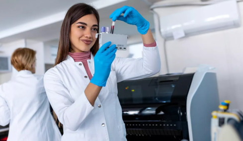 Ο δείκτης που «λέει» για την καρδιά μας περισσότερα από την «κακή» χοληστερόλη – Πώς μετριέται
