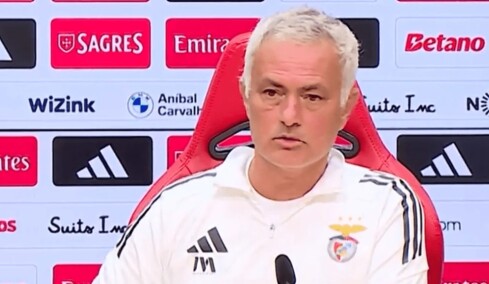 Μουρίνιο σε δημοσιογράφο: «Έγραψες ψέματα για μένα, είσαι τιμωρημένος, δεν θα απαντήσω στην ερώτησή σου», δείτε βίντεο