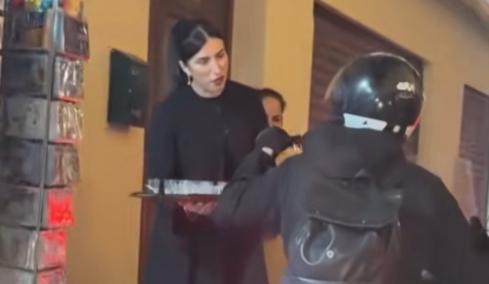 Συνέβη στην Κρήτη: Κατάστημα στο Ρέθυμνο κερνάει... ρακές οδηγούς κολημμένους στην κίνηση