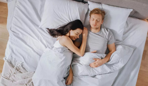 Μαζί και χώρια – H σκανδιναβική μέθοδος που εγγυάται ξεκούραστο ύπνο
