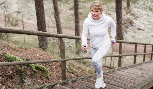 Πολλαπλή Σκλήρυνση: 5 συμπτώματα που προηγούνται έως και 15 χρόνια της νόσου – Ο σωτήριος ρόλος της άσκησης
