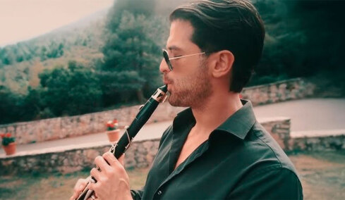 Άρης Μουγκοπέτρος: Σήμερα στον εισαγγελέα μετά τη μήνυση της συζύγου του για ενδοοικογενειακή απειλή, τι ισχυρίζεται ο μουσικός