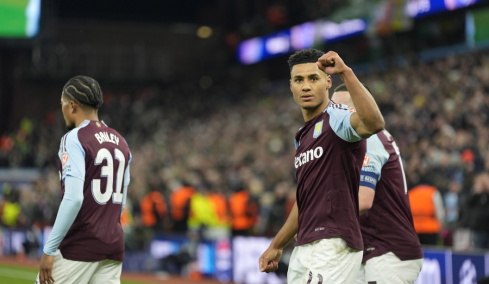 Ανατροπή τίτλου για την Άστον Βίλα, 2-1 την Τσέλσι στο Λονδίνο, «διπλό» της Κόμο με σκόρερ Δουβίκα και βλέπει Ευρώπη