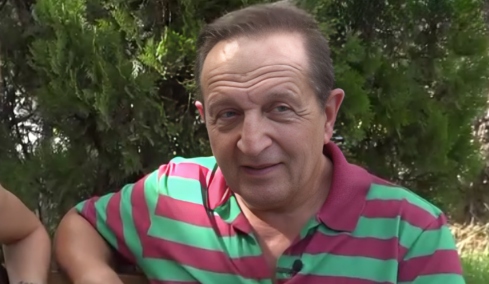 Σπύρος Μπιμπίλας: Έχω δώσει το πρώτο γκέι φιλί στο θέατρο και έχω παίξει τον πρώτο ομοφυλόφιλο ρόλο στην τηλεόραση