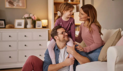 Πόσο κακομαθημένα και «δύσκολα» είναι τα μοναχοπαίδια; Μια καθηγήτρια απαντά