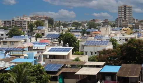 Η πράσινη στροφή της Ινδίας: Ανάπτυξη, όρια και στρατηγικά ρίσκα