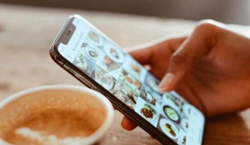 Μήπως έχουμε ξεκινήσει να ξεπερνάμε τα social media;
