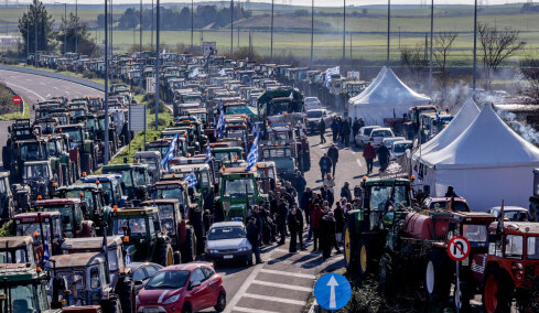 Πού έχει μπλόκα, κλιμακώνουν οι αγρότες τις κινητοποιήσεις πριν την Πρωτοχρονιά παρά το πρώτο ρήγμα
