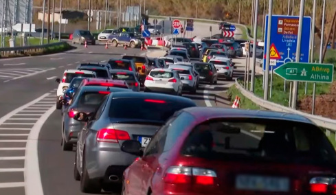 Ταλαιπωρία για τους οδηγούς στο Κάστρο Βοιωτίας από τα μπλόκα: Πού συνεχίζονται οι αγροτικές κινητοποιήσεις 
