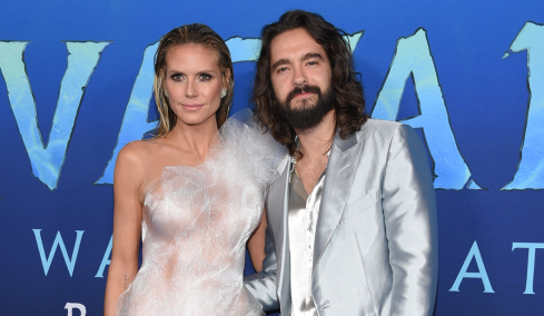 Η Χάιντι Κλουμ εθεάθη τόπλες σε νησί της Καραϊβικής στις διακοπές της με τον Τομ Κάουλιτζ
