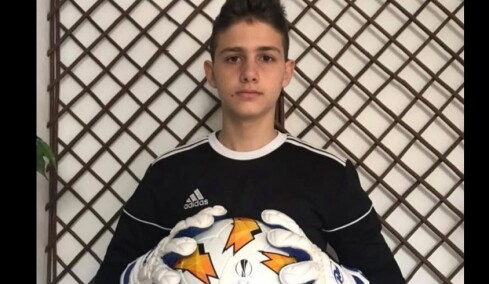Θρήνος για τον 18χρονο ποδοσφαιριστή Βελισσάριο Ζαφειρούλη που δεν κατάφερε να κρατηθεί στη ζωή μετά από παράσυρση