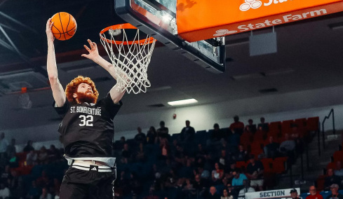 Η απίθανη ιστορία του Τζο Γκραχόβακ: Από άστεγος, έτοιμος να γίνει σταρ του μπάσκετ στις ΗΠΑ