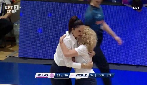 Όμορφη στιγμή στο All Star Game των γυναικών: Δρακάκη και Ερντέμ έβγαλαν τα σακάκια τους και έπαιξαν μπάσκετ, δείτε βίντεο