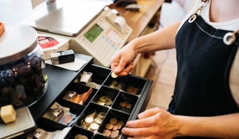 Σούπερ μάρκετ καθυστερεί επίτηδες τα ταμεία: Ο λόγος είναι απλά υπέροχος!