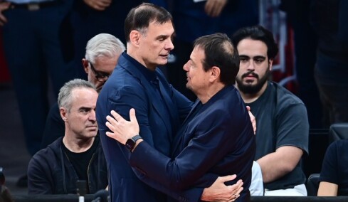 Πρόταση έκπληξη από τον Σαρπ Αταμάν: «Να παίξουν μονό ο πατέρας μου και ο Μπαρτζώκας»